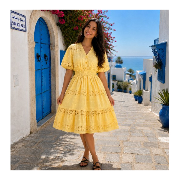 Robe midi poudré en broderie anglaise