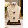 collier à plusieurs rangs de perles blanches