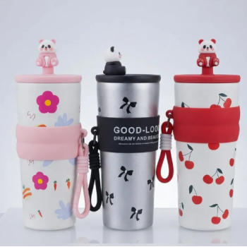 Mug Isotherme avec Figurine 3D "Panda & Motifs" 700 ml